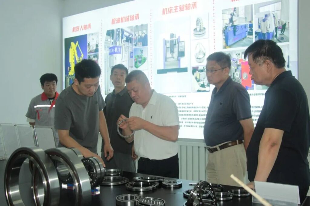 Fostering Cooperation Through Technological Exchange: Chengdu Xiaojiang Transmission Visits Our Institute for Discussions